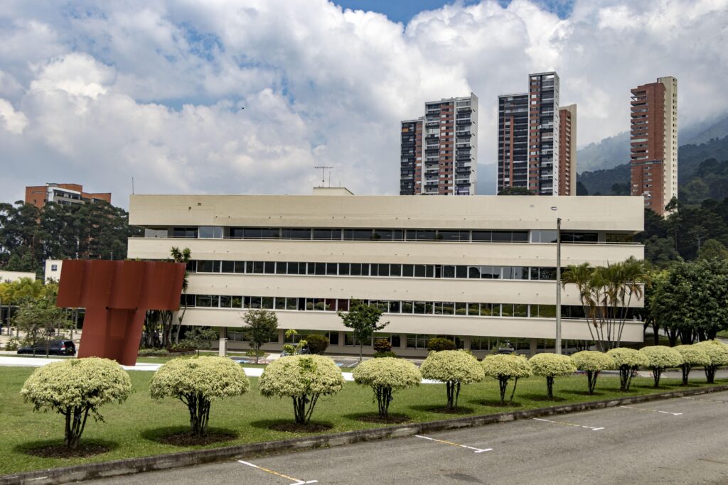 Los Balsos Nº 2 en Medellín: Un Espacio de Paz y Cariño con Servicios Geriátricos de Calidad