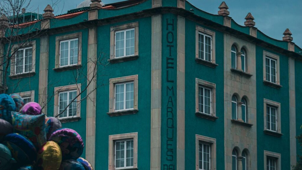 Explorando Patios en Medellín: Donde la Belleza Continúa con Servicios Geriátricos Destacados