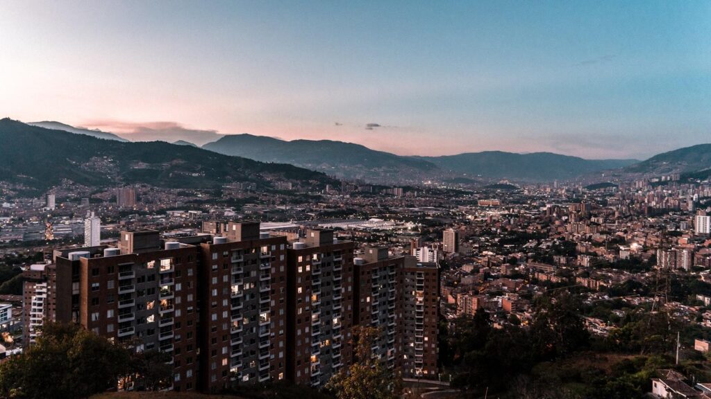 Viviendo con Plenitud en Medellín: Patio Bonito, Hogar Geriátrico que Marca la Diferencia