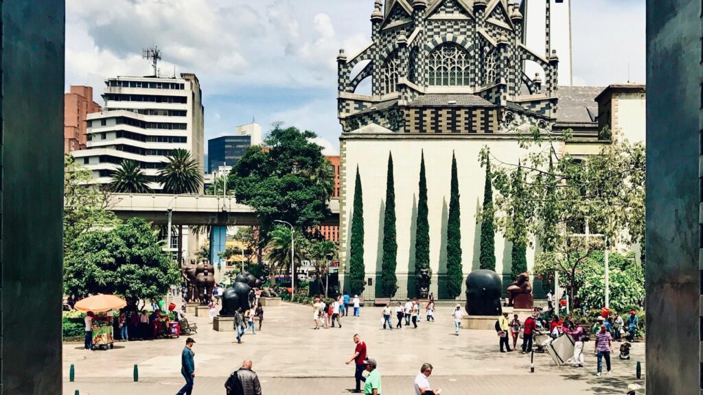 Conoce los servicios que ofrece San Joaquín Medellín para el cuidado de tu ser querido.