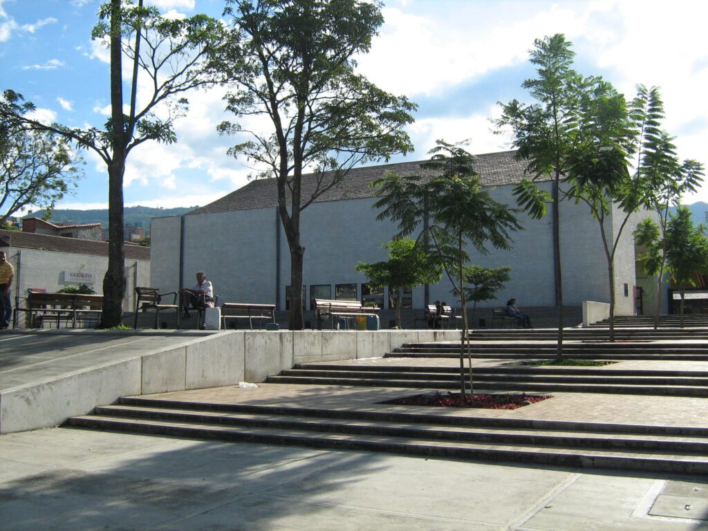 Explorando la Tranquilidad en Belén La Gloria Medellín: Hogar Geriátrico con Atención Luminosa