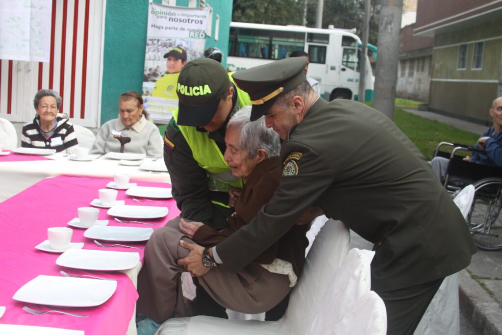 No sacrifiques tu tranquilidad: el Hogar Geriátrico Los Colores Medellín te ofrece cuidado profesional para tu familiar.