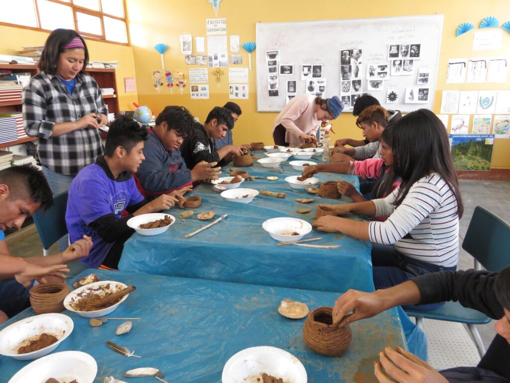 Cómo desarrollar un enfoque comunitario en el cuidado de la diabetes en hogares geriátricos.