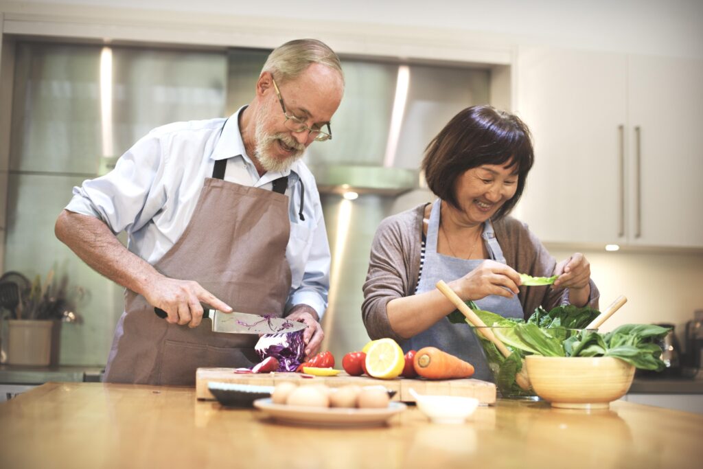 La relación entre la nutrición adecuada y la prevención de enfermedades en ancianos de Medellín.