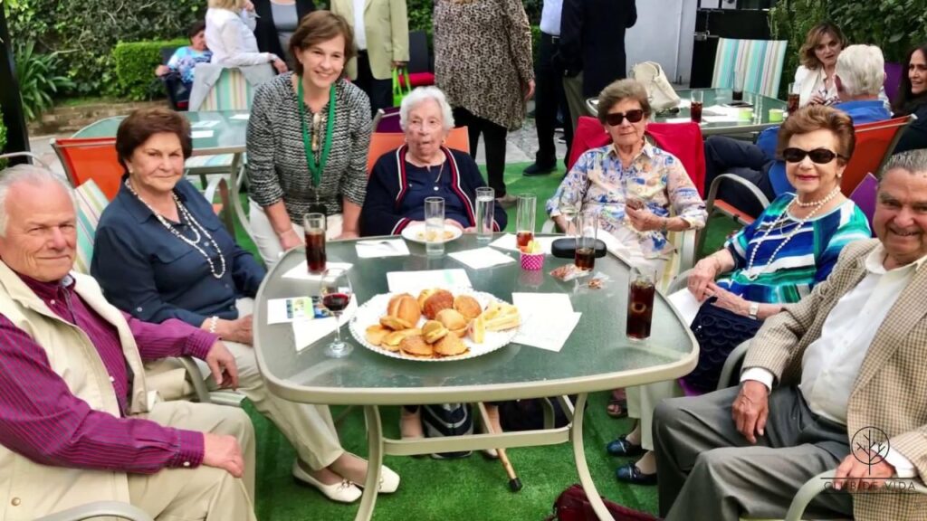 Cómo hacer que tus seres queridos disfruten de una vida plena en el Club Geriátrico Sonríe a la Vida