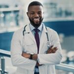 Médicos revelan los mejores hábitos para prevenir la hipertensión en la tercera edad