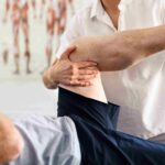 Los médicos recomiendan la fisioterapia para mejorar la movilidad en la tercera edad