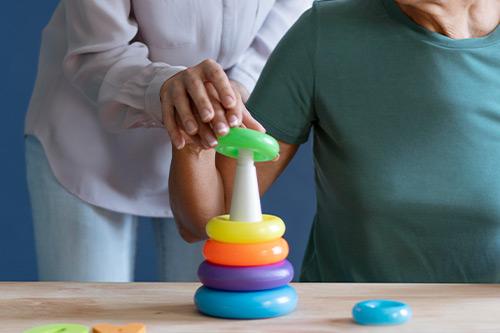Rol de la terapia ocupacional en la mejora del bienestar emocional de los adultos mayores