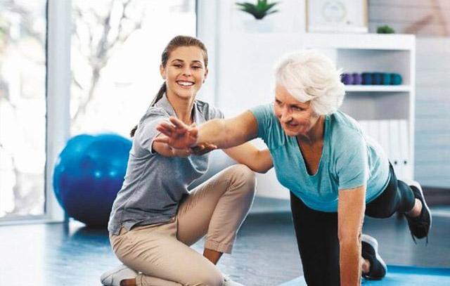 - Ejercicio físico adaptado: fortalecimiento y movilidad en la tercera edad