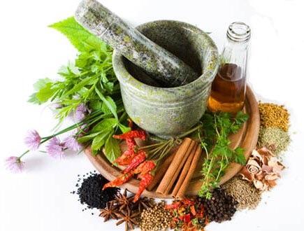 Remedios naturales para reducir la inflamación en articulaciones de adultos mayores