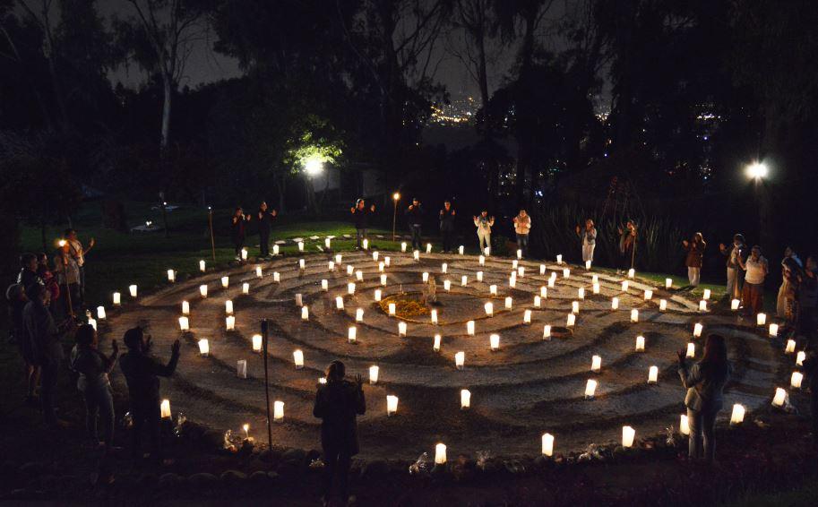«Rituales transformados: adaptando tradiciones familiares al contexto residencial»