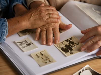 «Reminiscencia estructurada: el poder terapéutico de recordar con propósito»