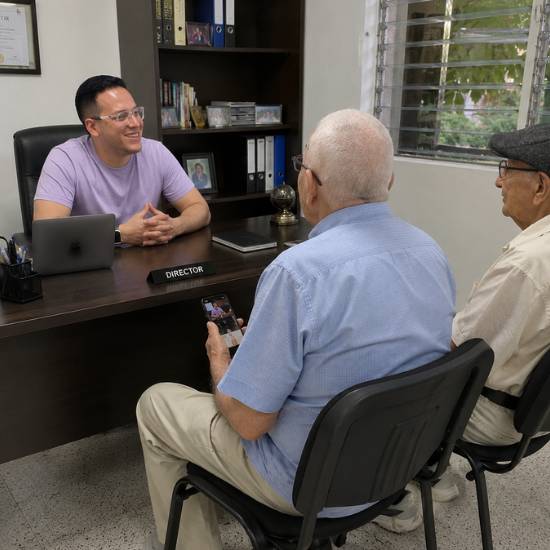 Recibimiento de adultos mayores en Sonríe a la Vida